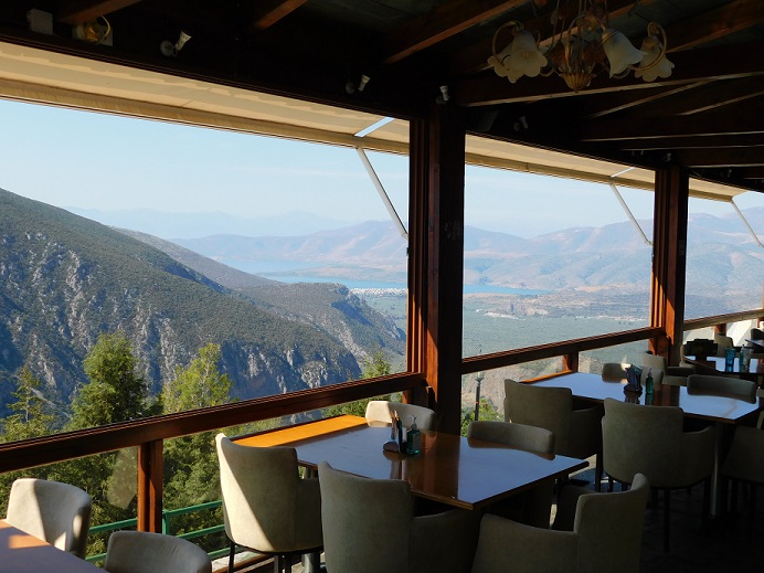 Χριστούγεννα στην Ελλάδα: 5 προορισμοί για οικογενειακές διακοπές