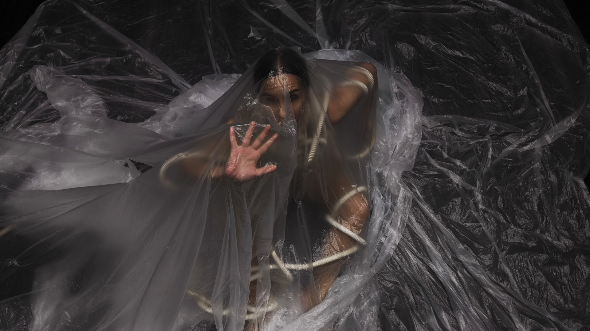 ΚΟΜΜΑ | Από 22 Απριλίου στο Θέατρο Αλκμήνη