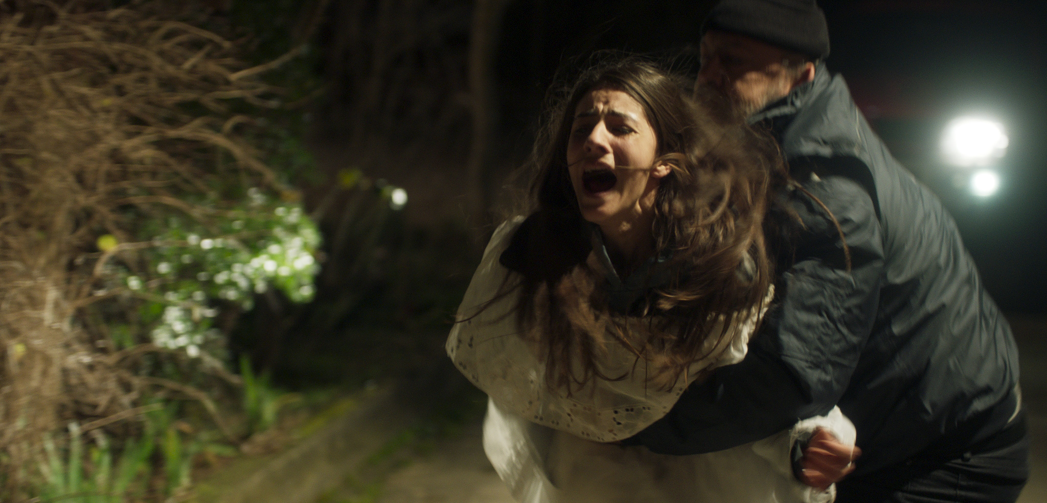 «Πίσω από τις θημωνιές» – Αποκλειστική πρεμιέρα στο ERTFLIX