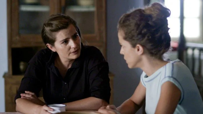 eleni asimina agries melisses 696x392