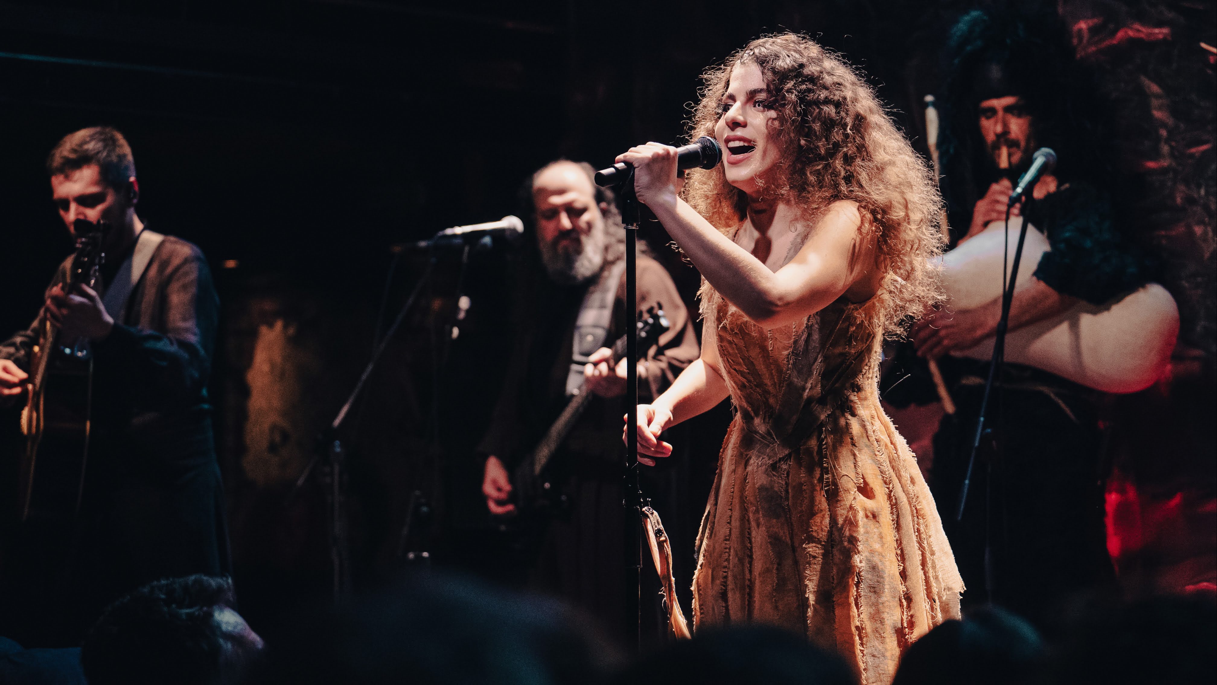 PAGAN - Δείτε το συγκρότημα με τις πιο απόκοσμες μυστηριακές live εμφανίσεις