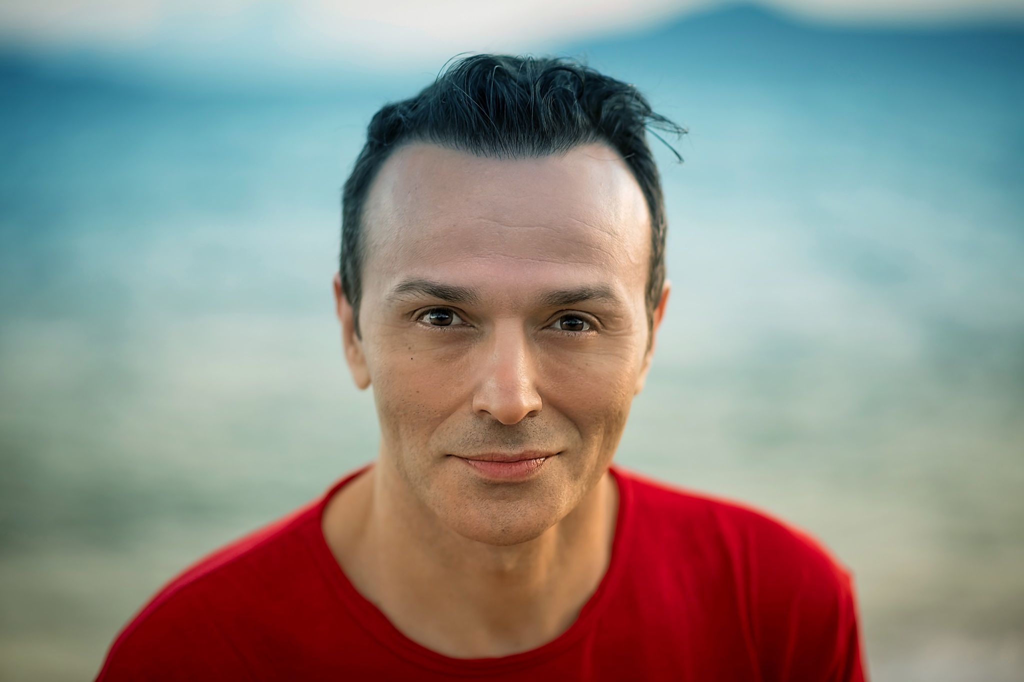 Γιώργος Ηλιόπουλος: «Η μαγεία της τέχνης, μετατρέπει το γατί σε λιοντάρι», συνέντευξη στον Παύλο Ανδριά