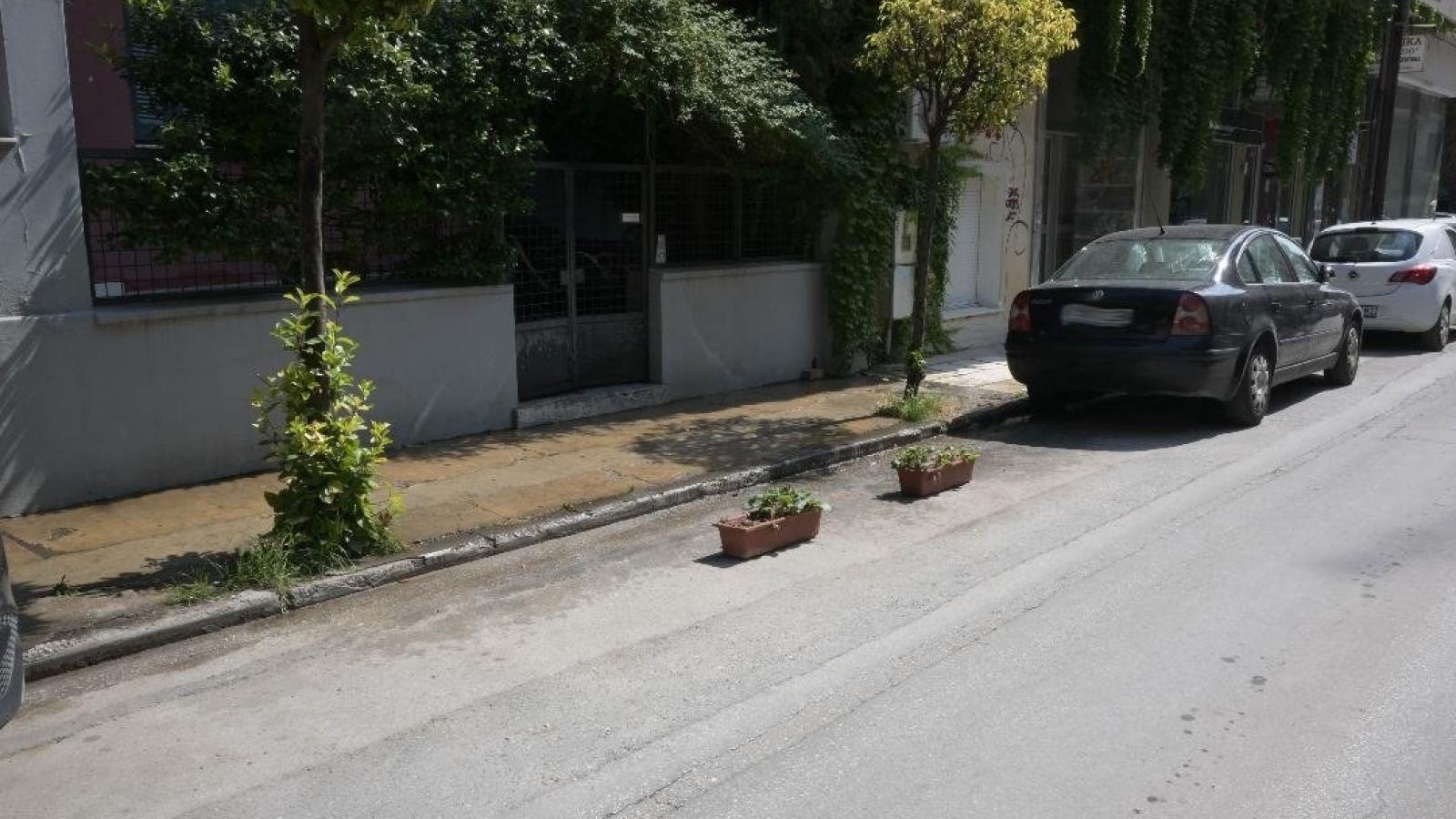 Μπορώ να κρατάω θέση πάρκινγκ στο δρόμο; Ποιο είναι το πρόστιμο