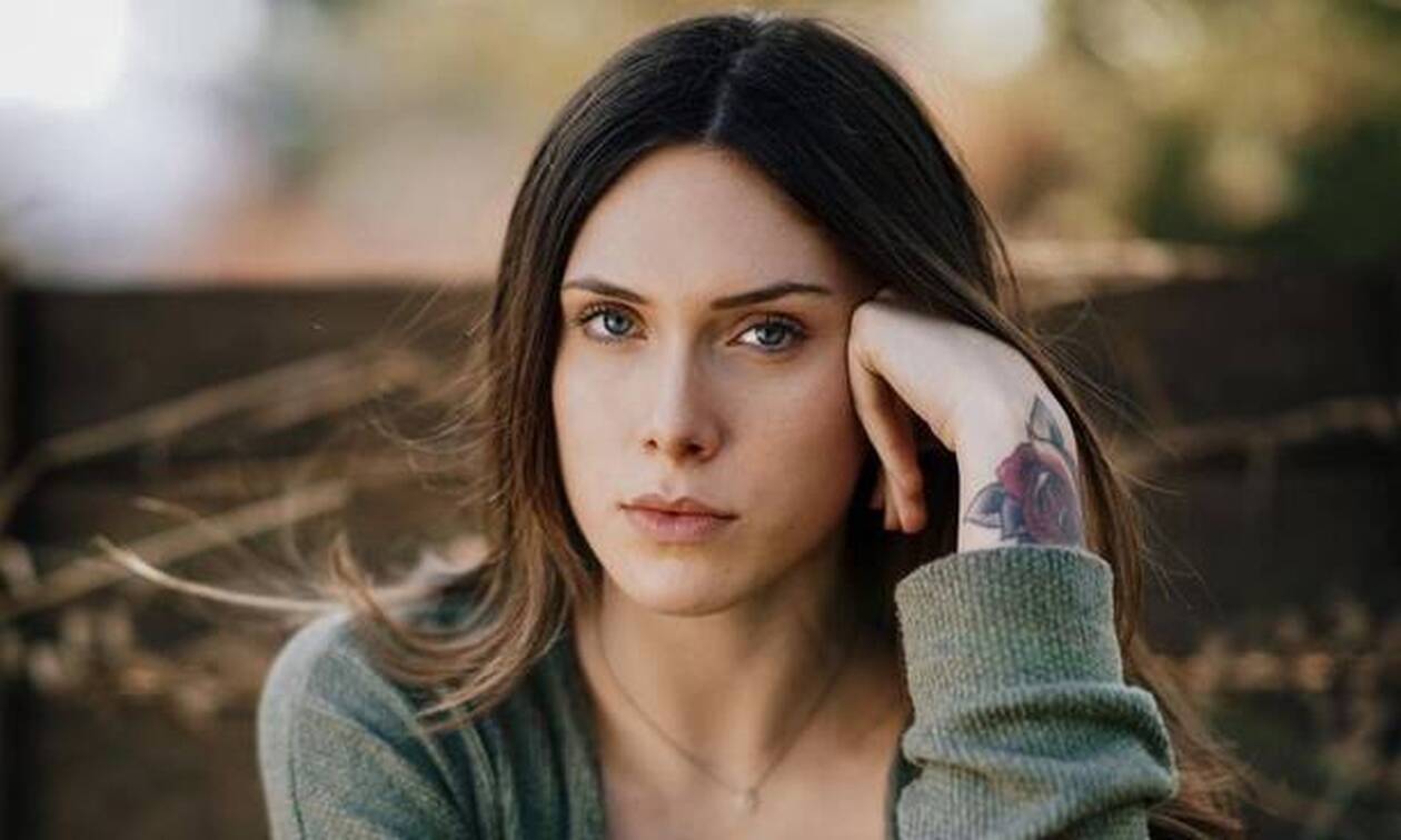 Η Γη της ελιάς: Η Μυρτάλη διώχνει το Στέφανο από το σπίτι…