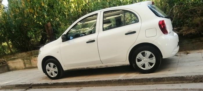 «Χάος» στην Αθήνα από τα παράνομα παρκαρίσματα των «ανάγωγων», σε πεζοδρόμια… Εμείς, τι κάνουμε;