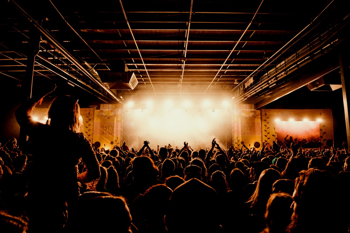 10 τραγούδια που δεν έχεις ιδέα για τι πραγματικά μιλάνε!!!