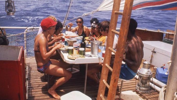 Το ακραίο πείραμα της ασωτίας: 11 άγνωστοι χωρίς αναστολές σε μια σχεδία