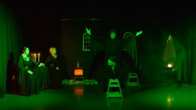 theatro alafroiskiotos thanasis saltas ioanna mastoraki