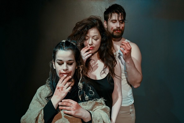 «Δεσποινίς Τζούλια» του Α. Στριντμπεργκ σε σκηνοθεσία Βάσιας Βασιλείου, στα Οινόφυτα