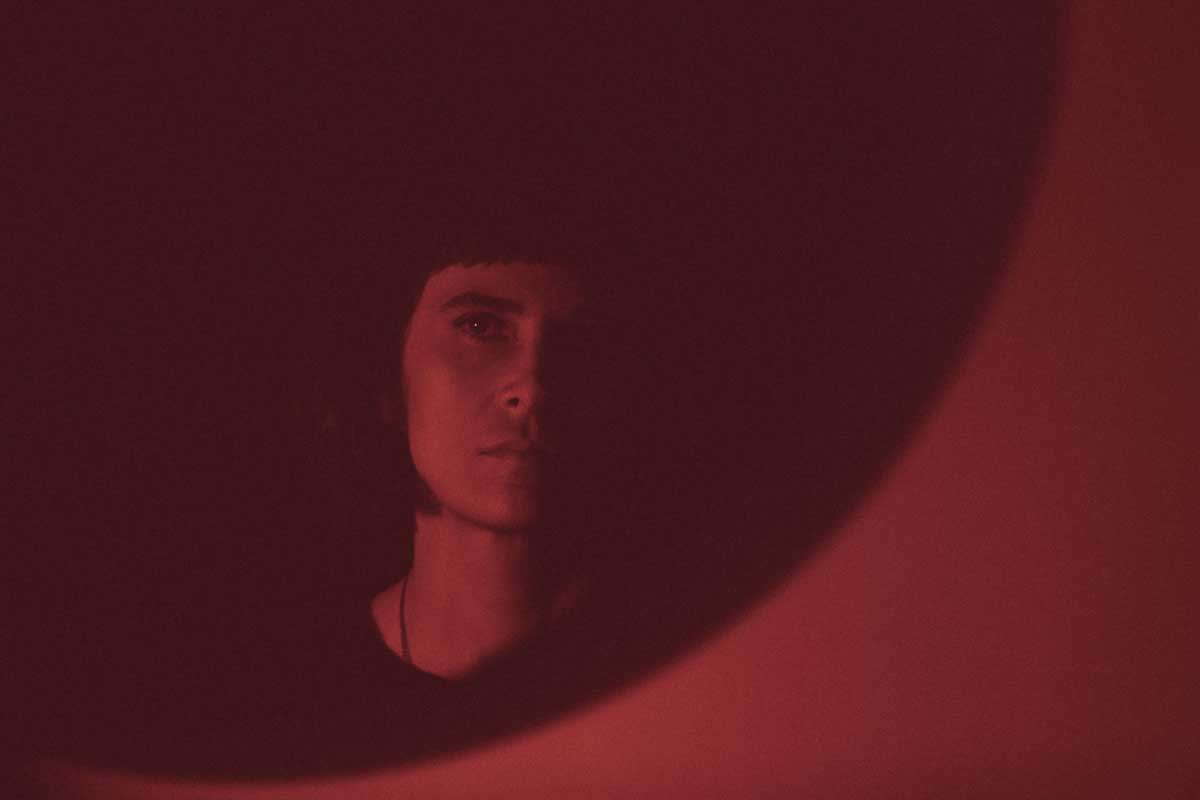 «Balm» - To ντεμπούτο της Viki Steiri κυκλοφορεί σε βινύλιο από τη Rekem Records