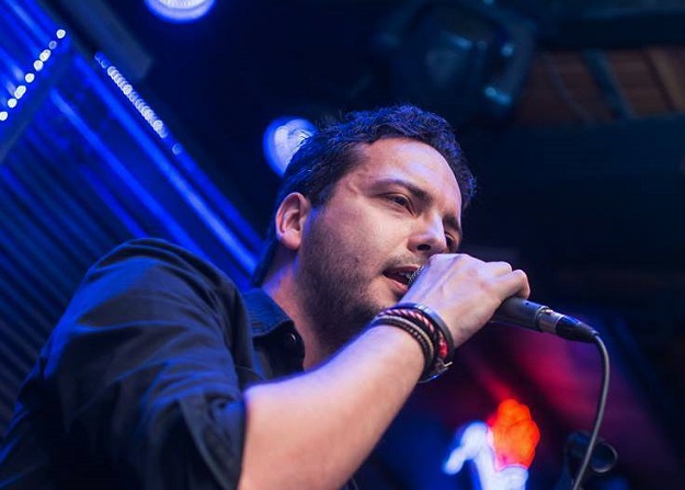 «Όταν σε κάνω να γελάς», το νέο τραγούδι του Γιώργου Γελαράκη