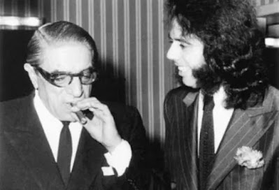 Ο Αριστοτέλης Ωνάσης με τον Σταμάτη Κόκοτα 696x475