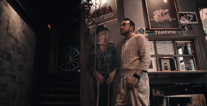 Ο Πάνος Μουζουράκης τραγουδά Λουκιανό Κηλαηδόνη - Φταίει ο χοντρός