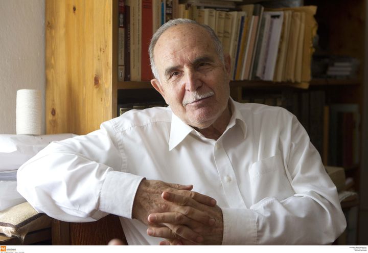 Ενός λεπτού σιγή… για τον ποιητή Ντίνο Χριστιανόπουλο