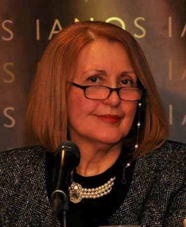 Μαργαρίτα Αρβανίτη: «Δαμάζοντας» τις λέξεις, τις έννοιες, τα νοήματα