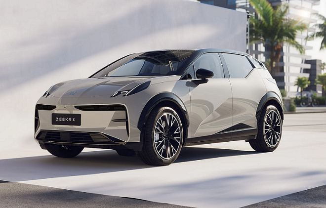 H Zeekr αποβιβάζεται στην Ευρώπη με δύο νέα EV
