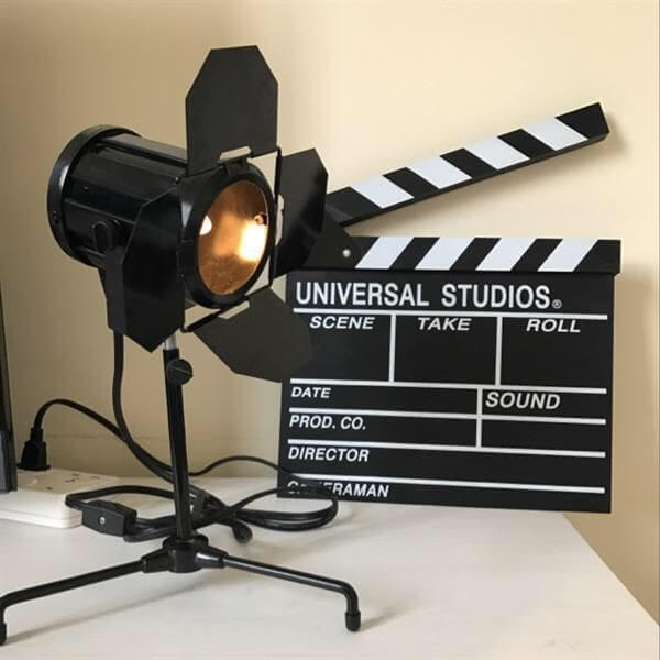 Συνεχή αναζήτηση ηθοποιών και βοηθητικών ηθοποιών για παραγωγές