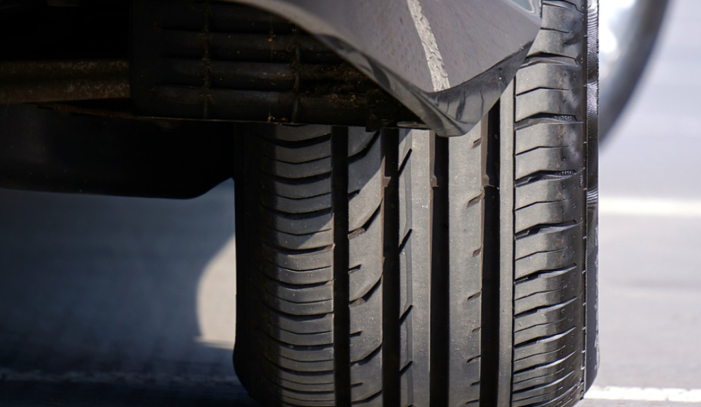 Έρχεται επίδομα αλλαγής ελαστικών σε αυτοκίνητα - Συζητήσεις για 200 ευρώ