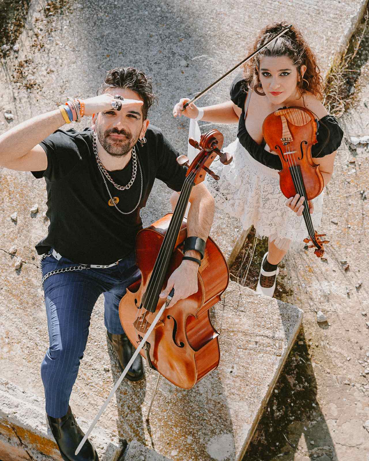 Οι STRING DEMONS διασκευάζουν Μάνο Λοΐζο: «Σ' ακολουθώ»