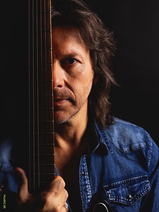 Βασίλης Μπαμπανιάρης - "Σπίτι Δουλειά" || Το τραγούδι της καθημερινότητας μας 