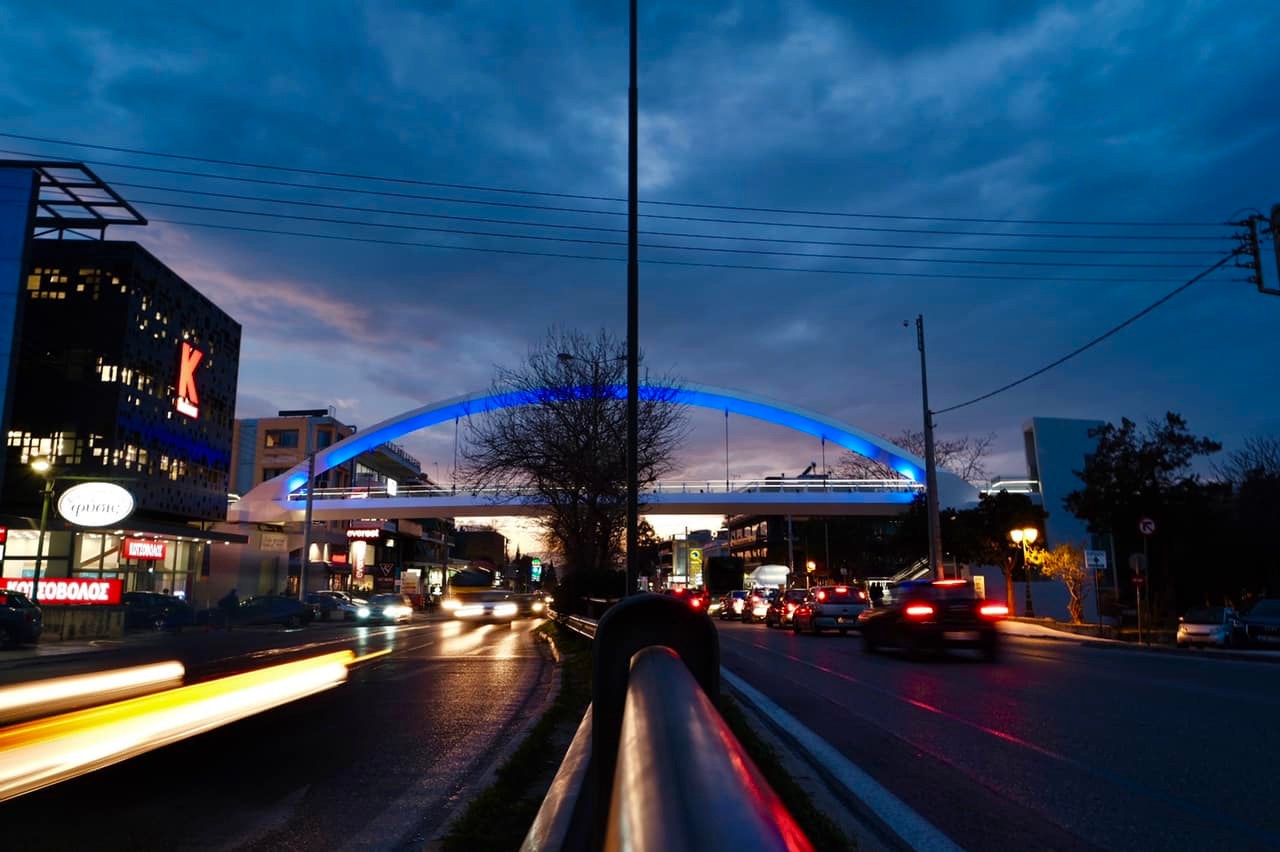Παραδόθηκε με κάθε επισημότητα η νέα πεζογέφυρα στη Λεωφόρο Μεσογείων