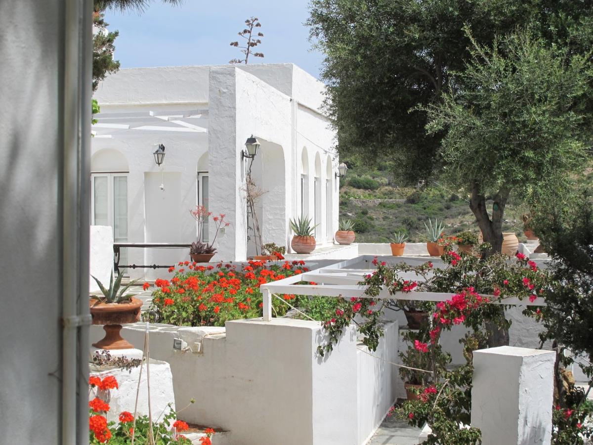 «Le Grand Blue» στον Πλατύ Γιαλό της Σίφνου… για ειδυλλιακές διακοπές